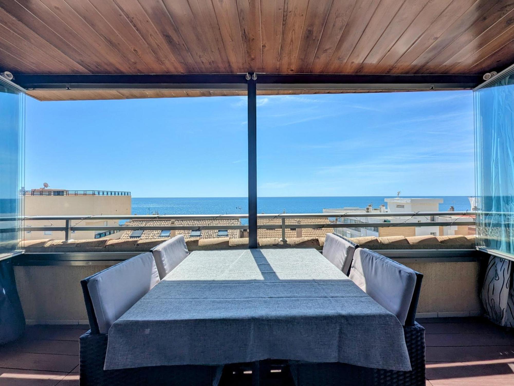 Modern Penthouse - 1 Min From The Appartamento