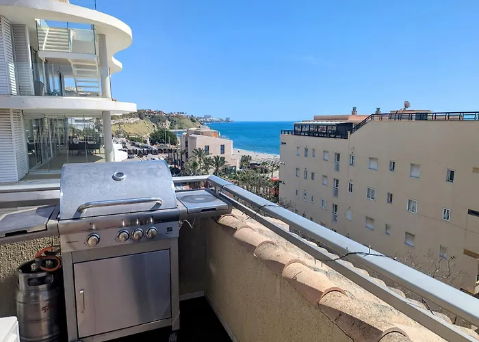 Modern Penthouse Apartment - 1 Min From The Beach