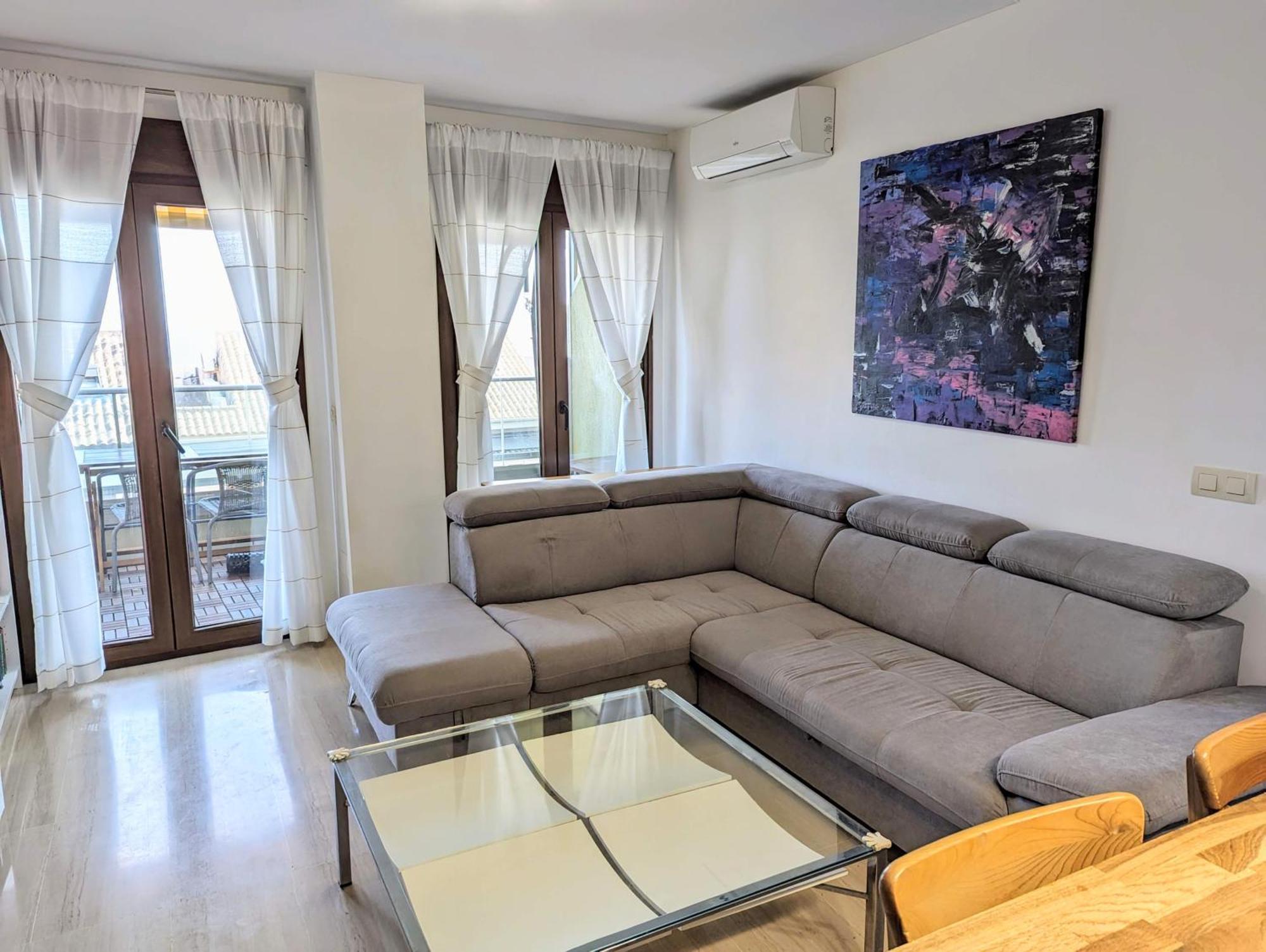 Apartment Modern Penthouse - 1 Min From The